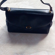 Damen Schultertasche Leder schwarz, goldfarbe...