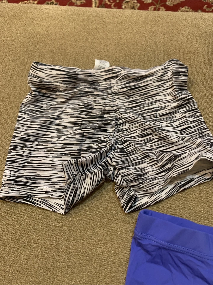 Lot Of 3 Pairs Of Girls Stretch Spandex Dance Fitness Shorts Size 6/6X (AH) - Image 3 of 4