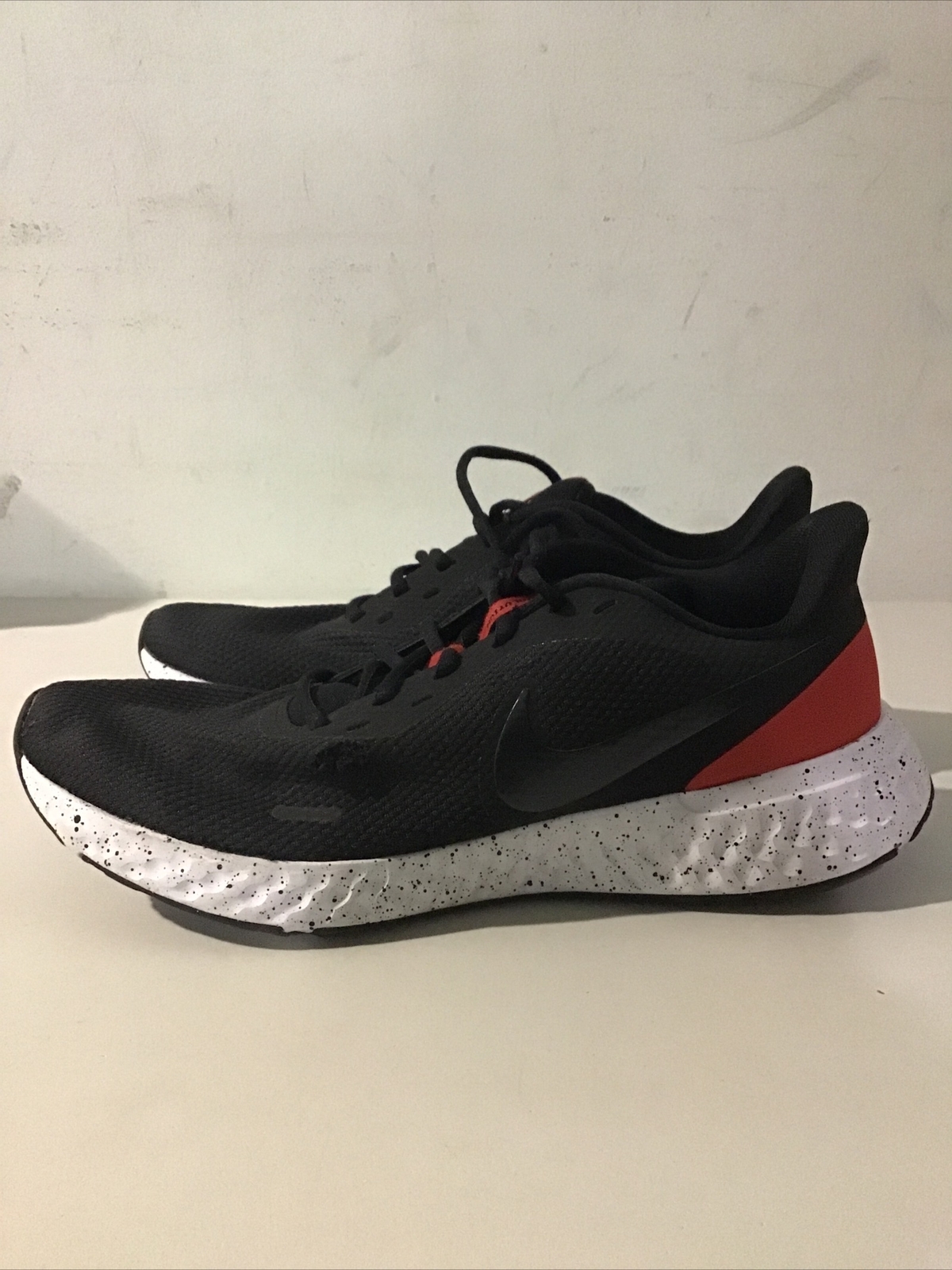 Revolution 5 Wide Running Shoe size 