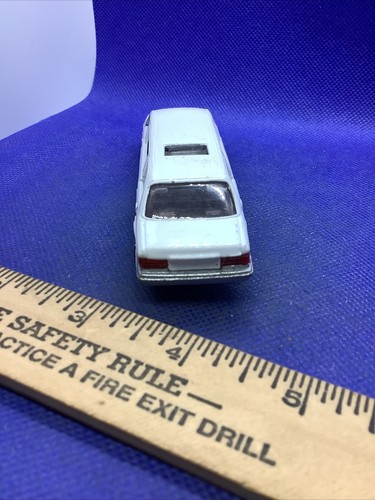 1997 Road Champs Deluxe Series White Airport Limousine - 第 3/5 張圖片