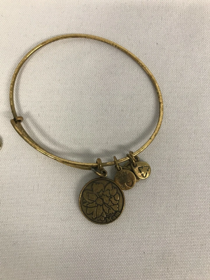 2 PULSEIRAS PULSEIRA ALEX & ANI ~ 2013 "MÃE" E CRISTAL AZUL - Imagem 2 de 4