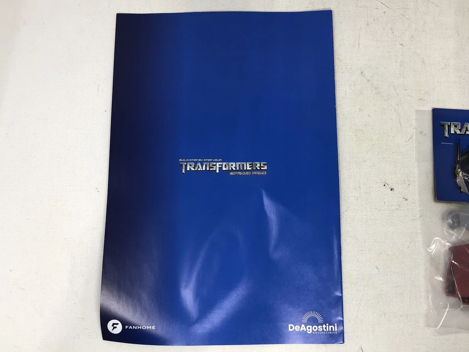 Fanhome Build Step By Step Your Transformers Optimus Prime - Issue 69 - Image 3 of 4