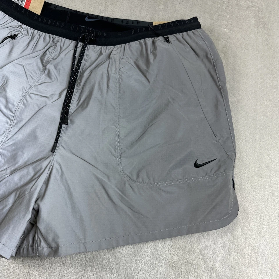 Pantalones Cortos Nike Run Division Reflectantes para Correr ADV Plateados Para Hombre Talla L FZ1123-035 Foto 3 de 4
