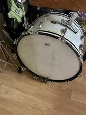 Vintage Slingerland Radio King drum kit in the Iconic Mother Of Pearl. 
