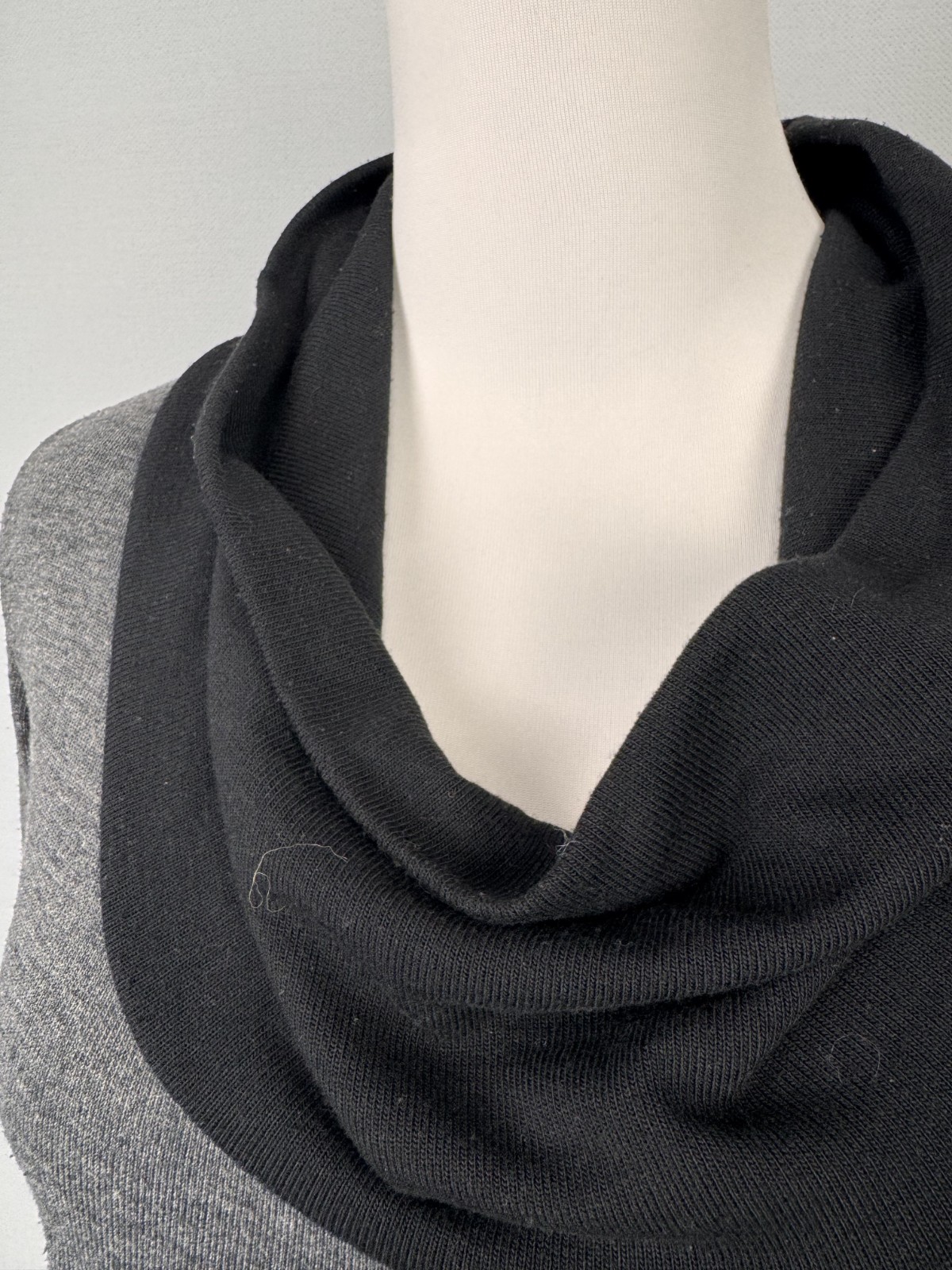 ARTIGLI Gray Black Solid Turtle Neck Long Sleeve … - image 7