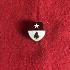 WW2 US ARMY 27th ANTI AIRCRAFT ARTILLERY AAA UNIT DUI CREST  PIN'S SCREWBACK