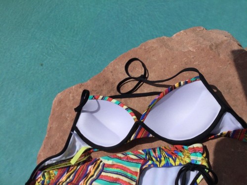 GIANNI BINI 2 PIECE ESTILO PRINT BIKINI SWIMSUIT NEW - SMALL TOP MED BOTTOM - Picture 3 of 3