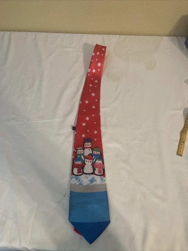 Corbata roja para el cuello de casa de Navidad, pingüinos Foto 3 de 3