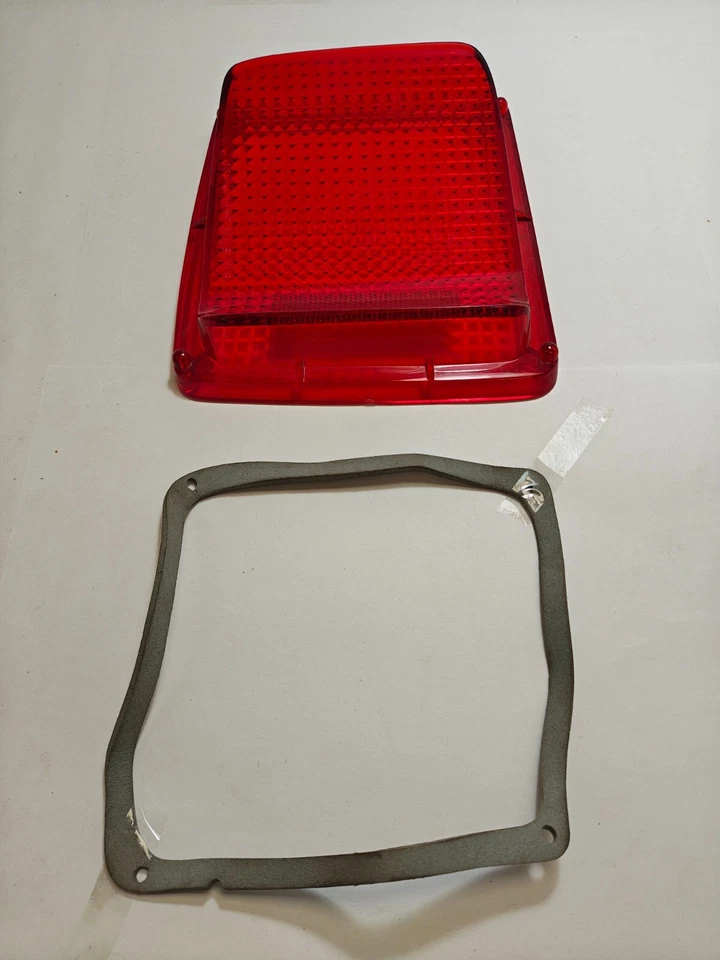 Lente de luz trasera derecha Plymouth GTX 1969 satélite con junta 2932734 nuevo de stock Foto 4 de 4