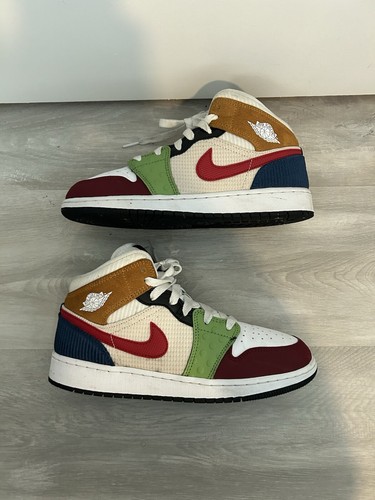 Jordan 1 Mid Messy Room