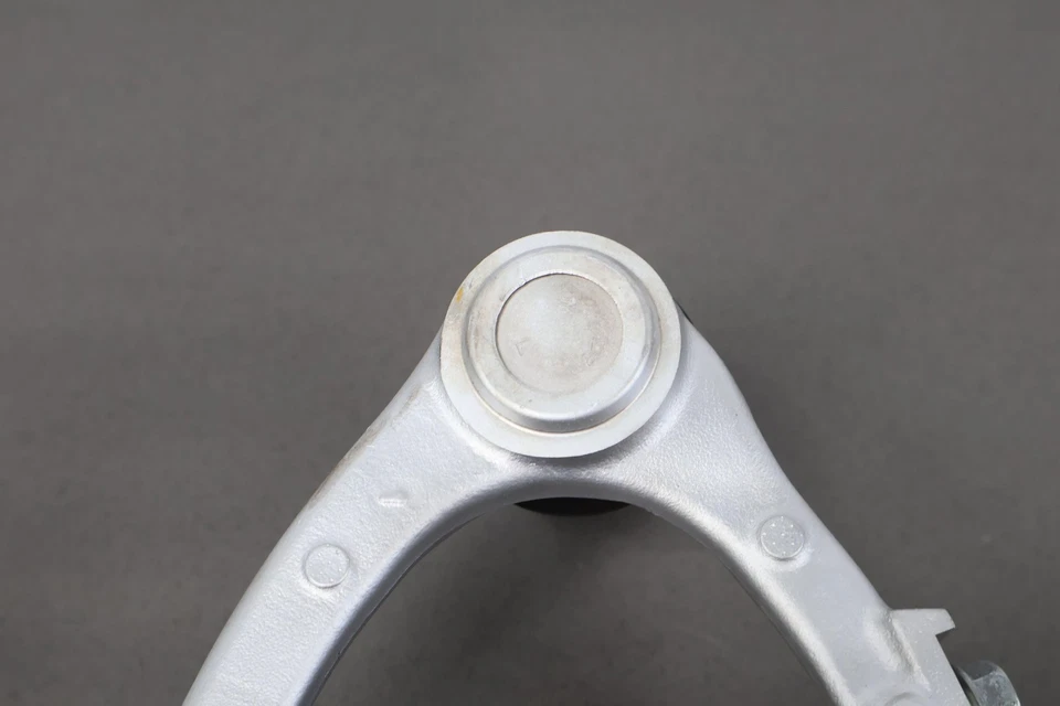 Brazo de control de suspensión inferior izquierdo delantero izquierdo fiat 124 spider 17-20 (97 k millas) Foto 2 de 4