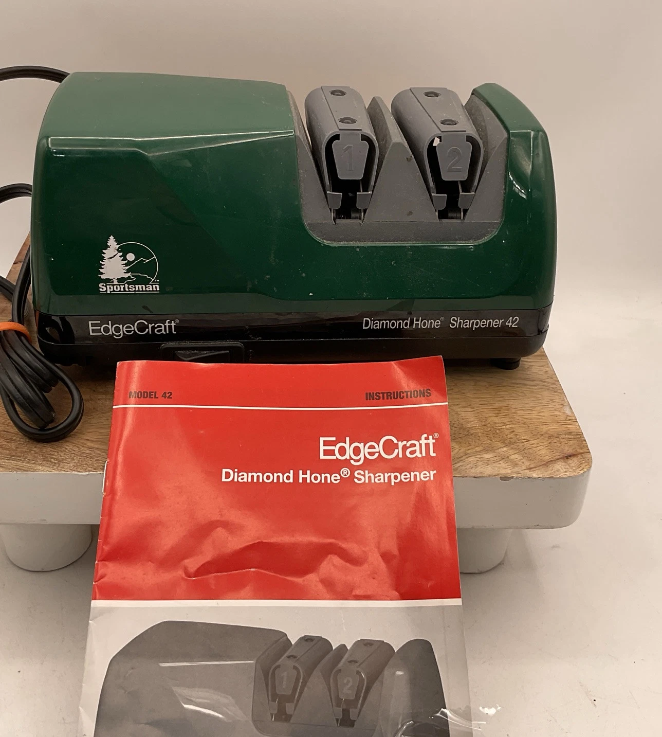 EDGECRAFT DIAMOND ELETRIC KNIFE SHARPENER #42 WITH MANUAL EUC TESTED