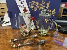 Vivimee 2 Pack Tea Cups with Lids 12 Oz Clear Glass Cups Spoon Set Flower Gift