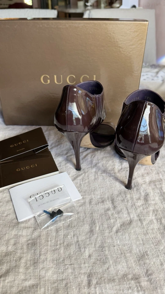 Zapatos mocasines Gucci para mujer Horsebit con flecos, talla 37,5 B zapatos de cuero EE. UU. 7,5 Foto 2 de 4