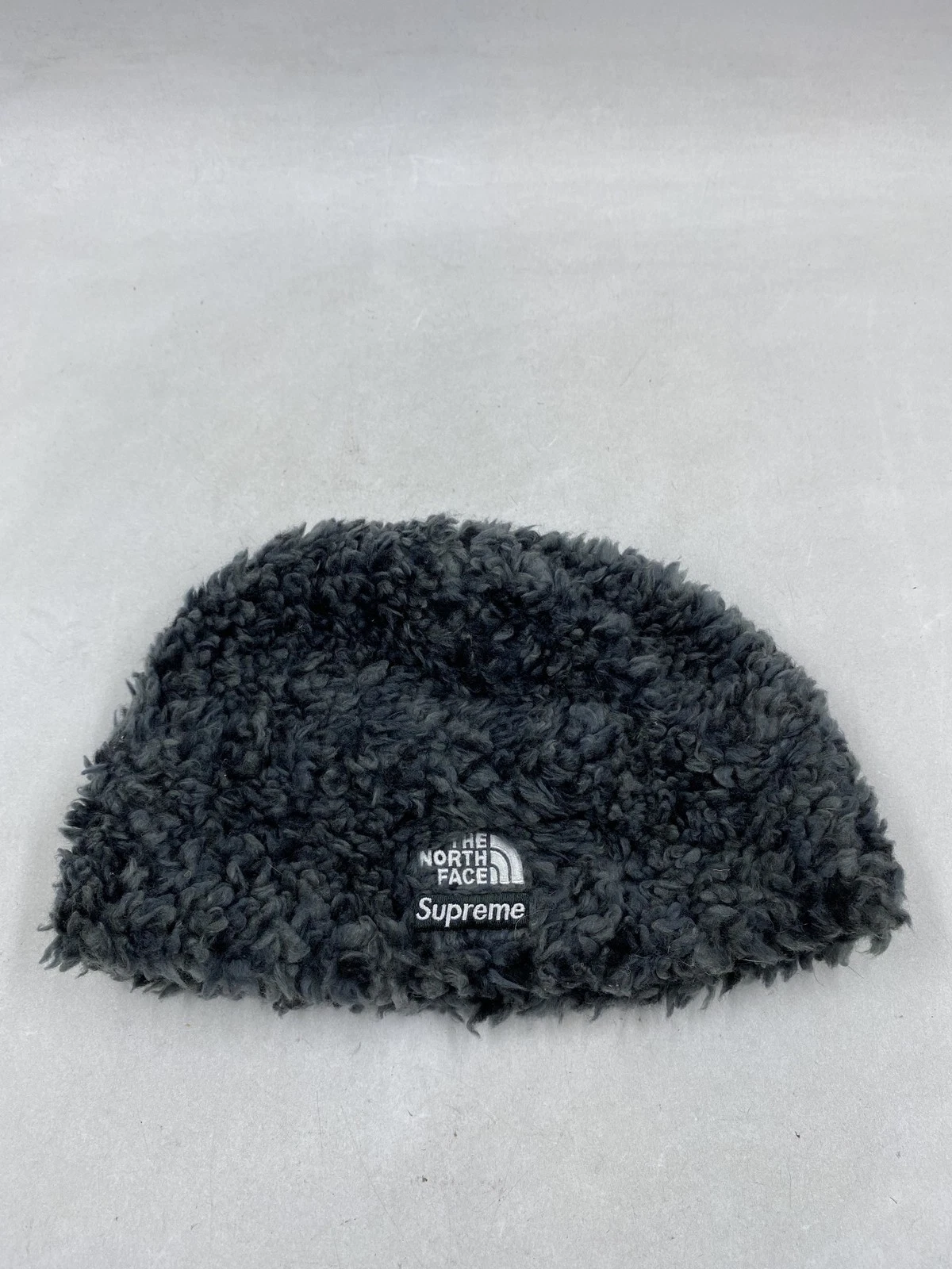 Bonnet polaire uni gris North Face x Supreme
