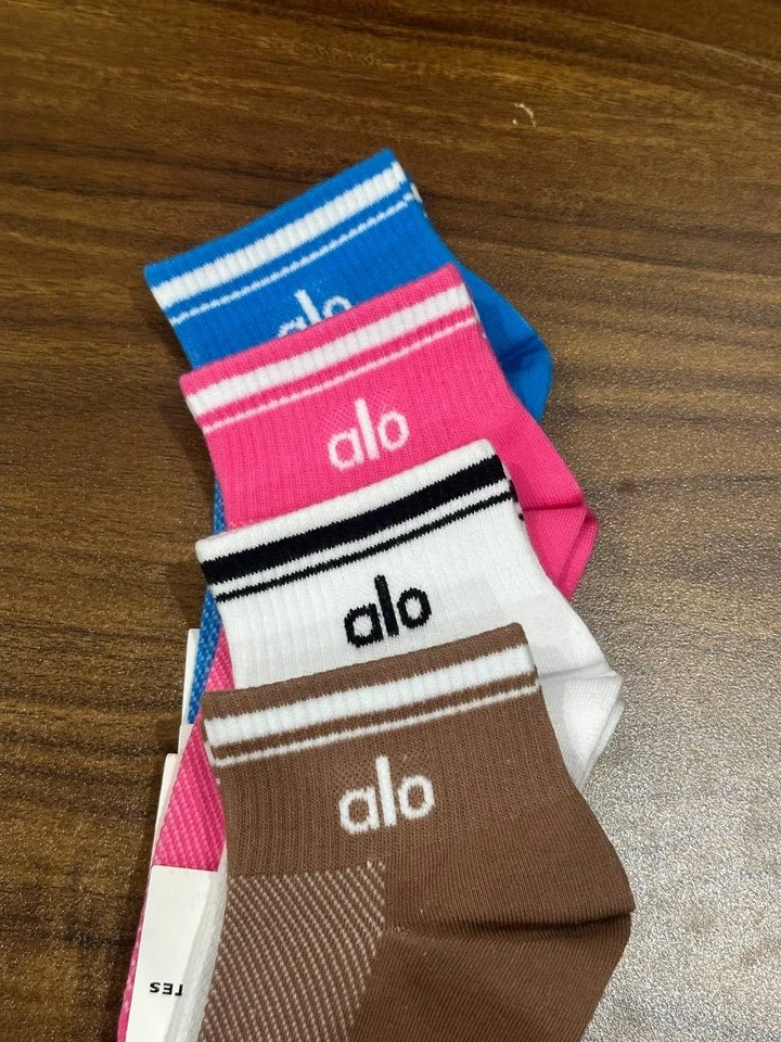 Paquete de 4 calcetines Alo Yoga Throwback Half Crew L azul rosa blanco marrón unisex nuevos con etiquetas Foto 3 de 4