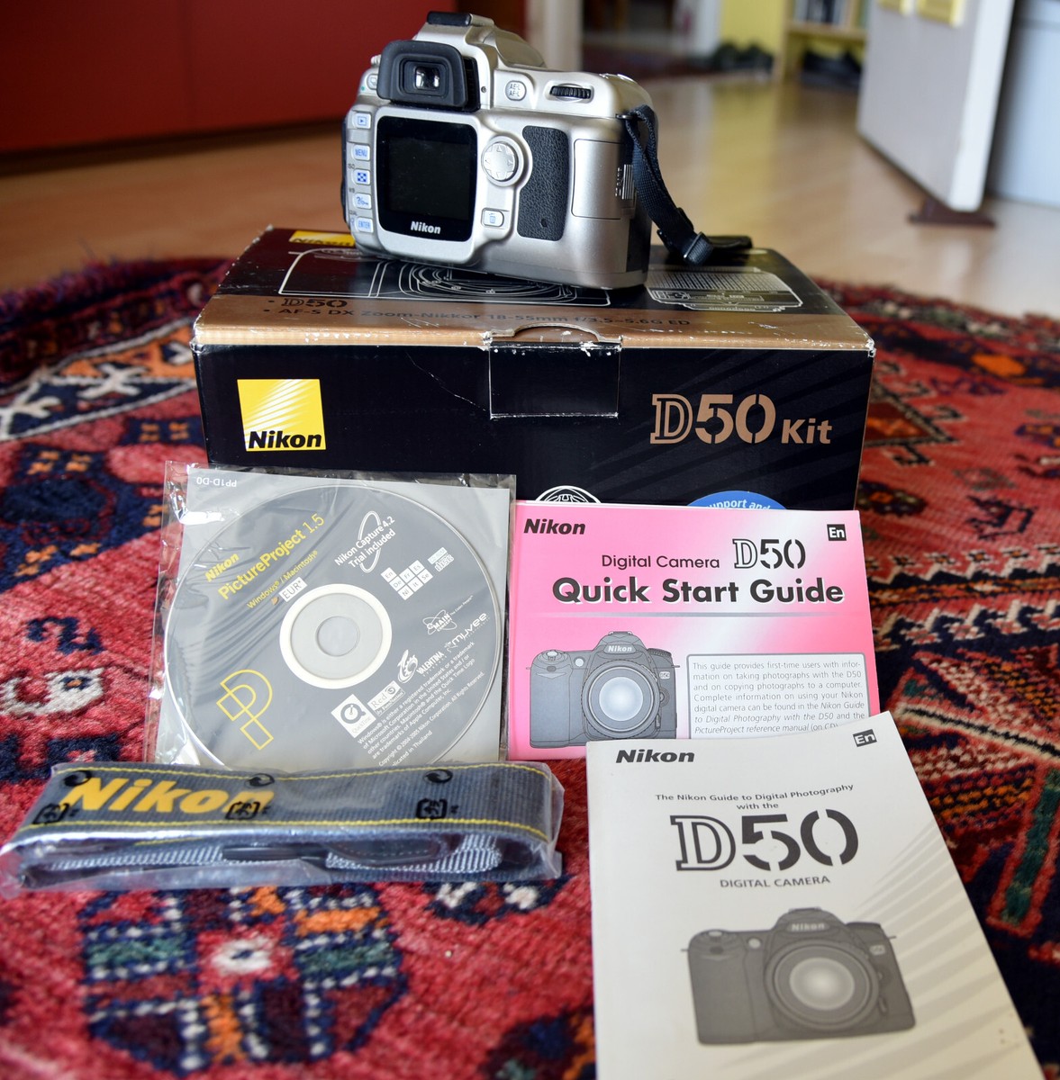 Nikon D50 ブラック デジタル一眼レフカメラ レンズキット〔AF-S