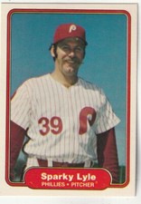 FREE SHIPPING-MINT-1982 Fleer Sparky Lyle #247 PHILLIES PLUS BONUS CARDS