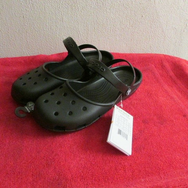 crocs women's mary jane shoes