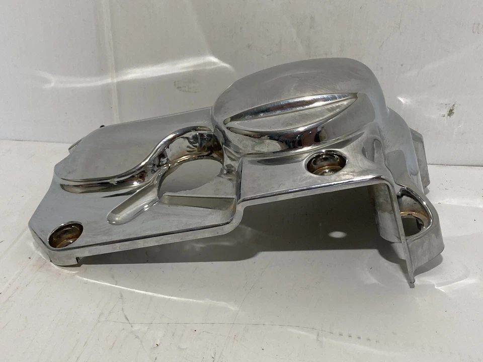 Yamaha V Star 650 1998 cubierta lateral, cubierta de montaje de freno trasero (plástico) (fabricante de equipos originales) Foto 3 de 4