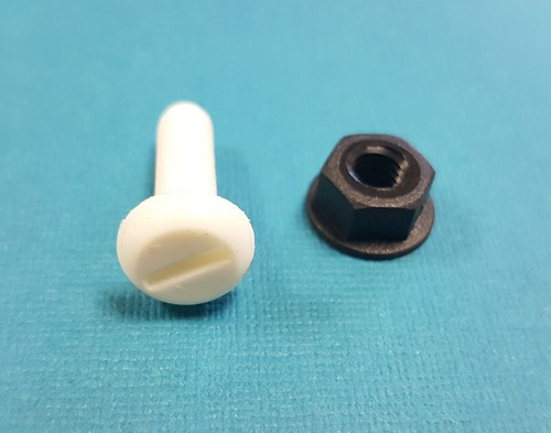 White Nylon Plastic Car Number Plate Fixing 10 Pack, Nut & Bolt, M6 20mm Screw - Picture 3 of 4