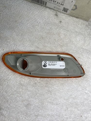 Genuine Mercedes-Benz Signal Lamp Front Left Blinker Light 203820072164 NEW - 第 3/8 張圖片