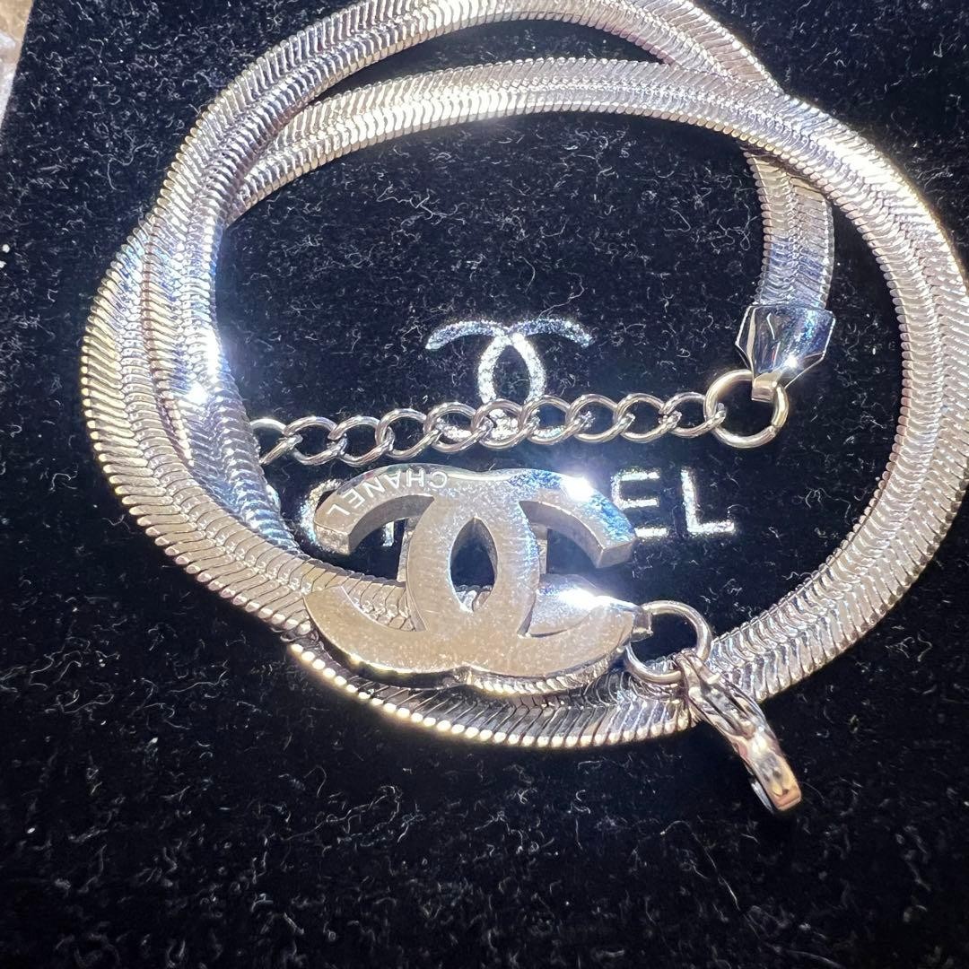Chanel Silver Metal Chain Necklace with Logo Charm Used, Adjustable, 1-2 Wear thumbnail 2