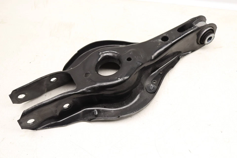 BMW 330I 2016-2024 - brazo de control de suspensión trasera 6867540 Foto 3 de 4