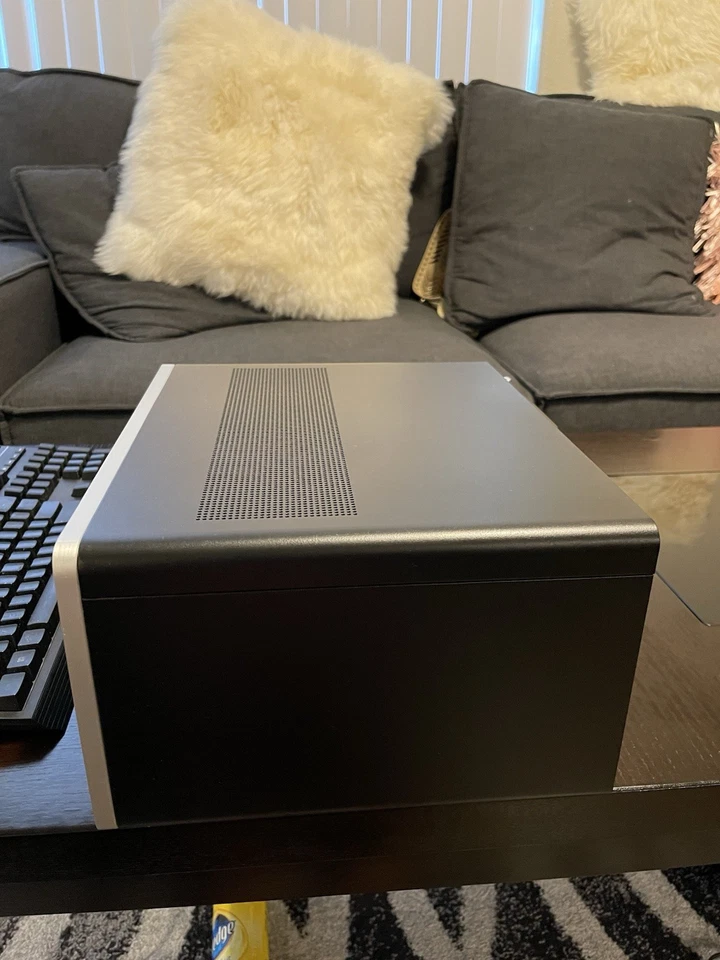 HP Pavilion (1TB SSD, AMD Ryzen 3, 4.00 GHz, 8GB) Tower Desktop Black, Monitor - Image 3 of 4