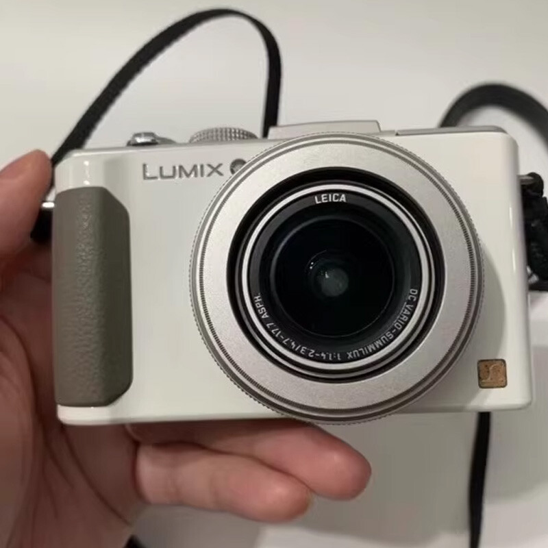 LUMIX DMC-LX7ホワイト