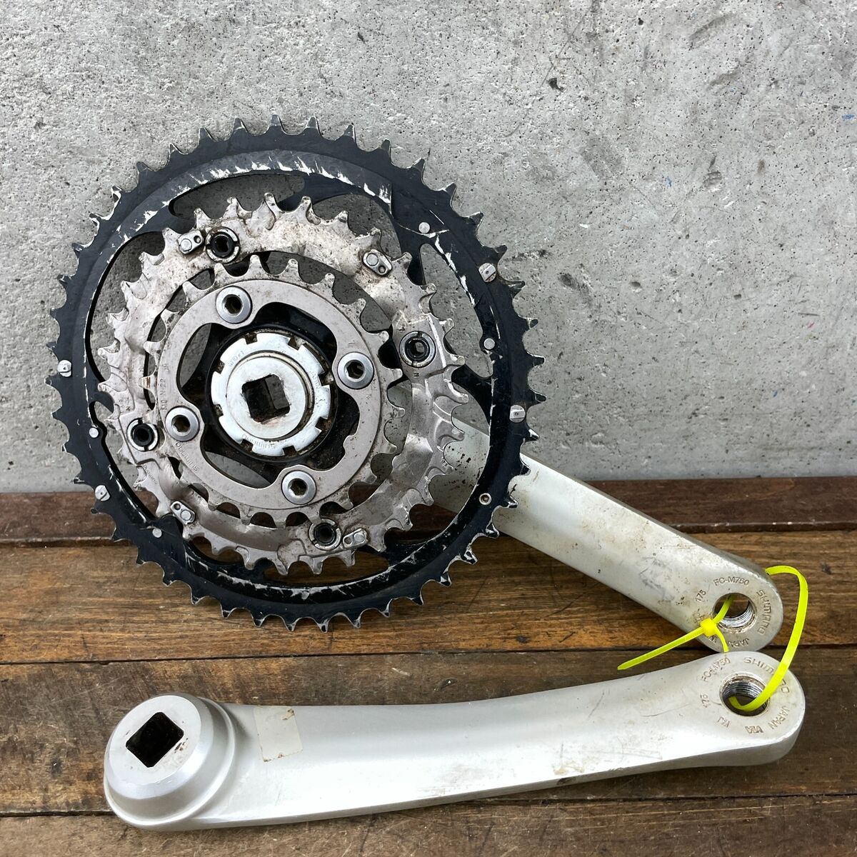 Shimano Deore XT Fc-m750 Crank Set 175mm 9 Speed Triple Shimano Deore XT Fc-m750 Crank Set 175mm 9 Speed Triple