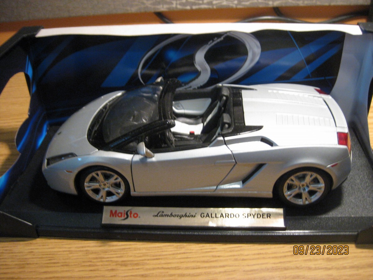 1/18 MAISTO ダイキャスト　ミニカー　ランボルギニー　GALLARDO 2007 Lamborghini Gallardo Superleggera Maisto 1:18 Scale