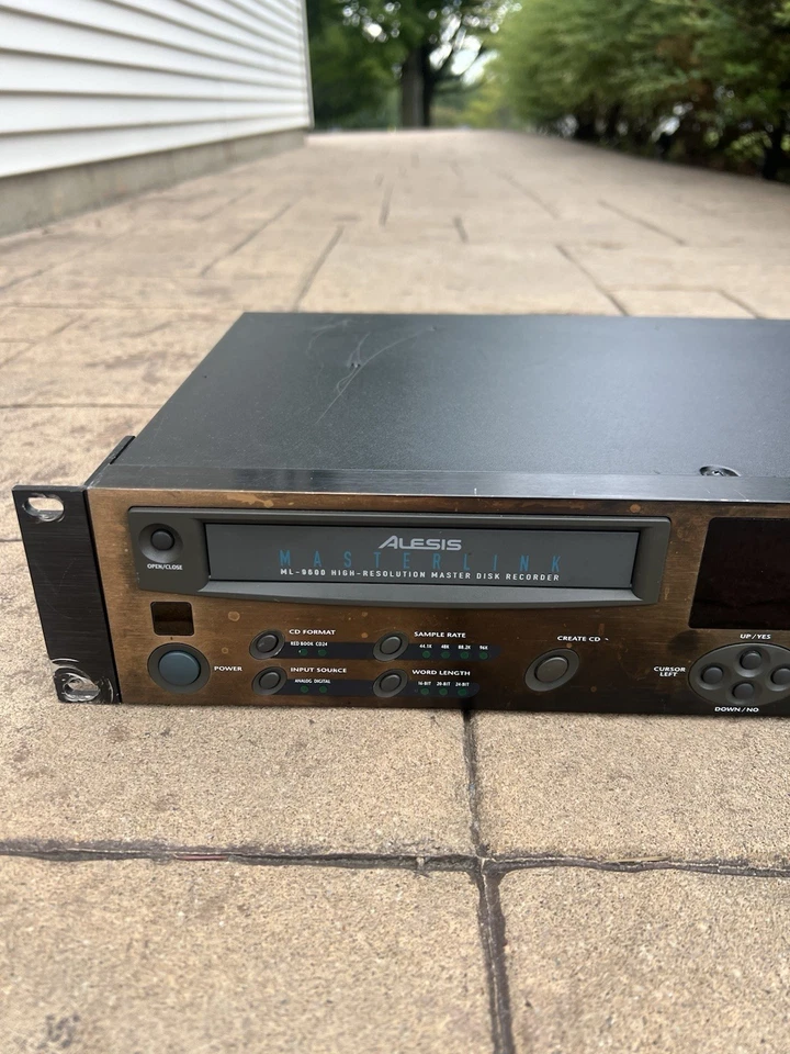 Alesis Masterlink ML-9600 Disk Recorder Damaged For Parts As-is - Image 2 of 4