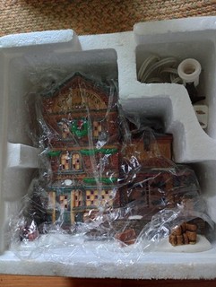 Dept 56 East Indies Trading Co. Dickens Village #58302. 1997 In Box