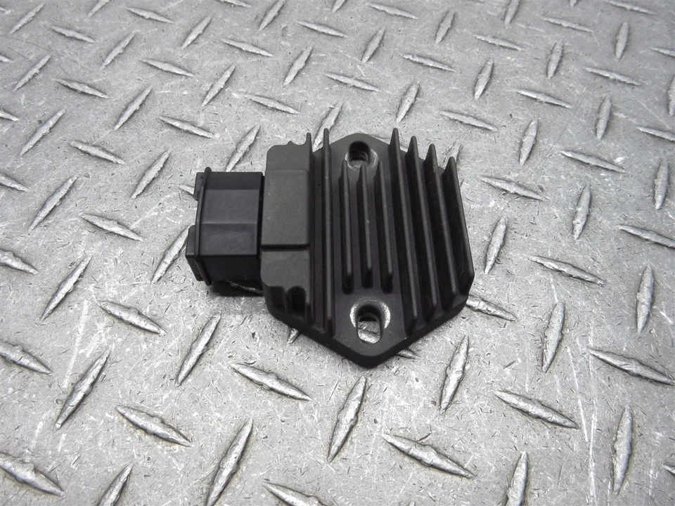 2001 98-03 Honda Shadow VT750 Ace Rectifier Voltage Regulator Charge Control - Image 4 of 4