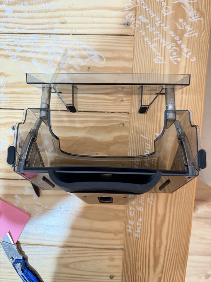 Caja de almacenamiento bajo pantalla para Tesla Model 3 Highland 2024-2025 / Model Y 2023+ Foto 3 de 3