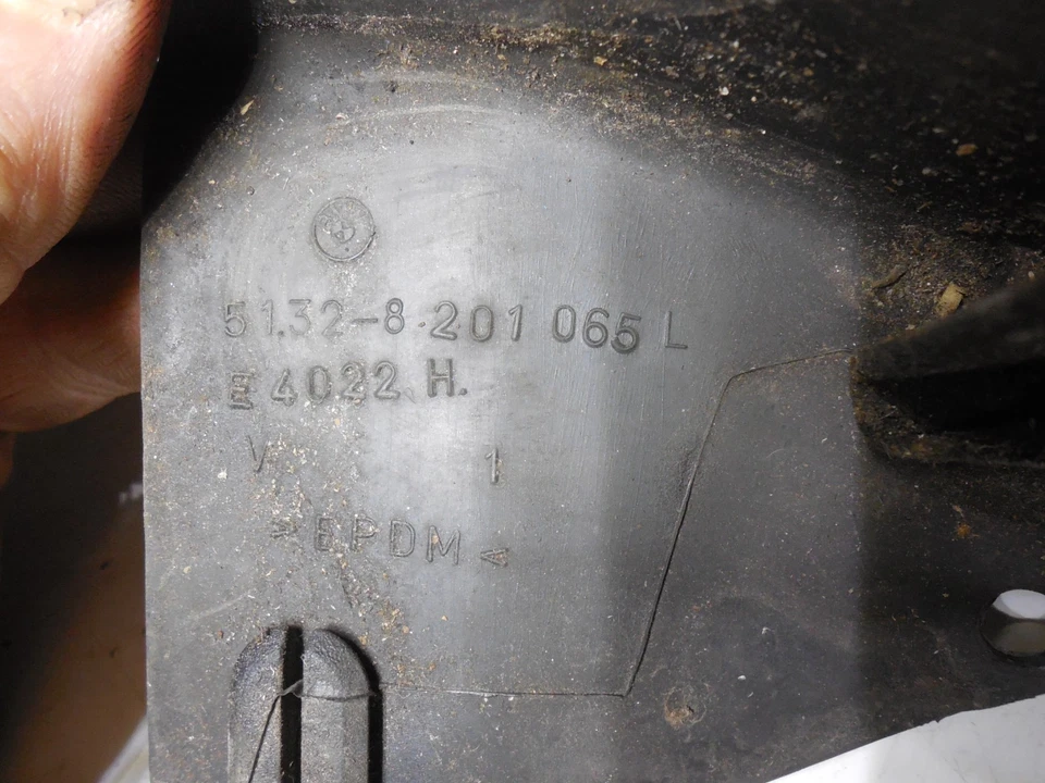 Tira de sellado de junta de goma para extremo de puerta izquierda 8201065 93-98 BMW E36 325i 320i 328i Foto 3 de 4