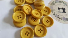 Astor vintage/retro 4 hole button, new 8pcs, 19.3mm diameter, colour: mustard