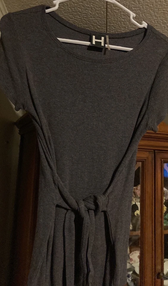 Box Of Ladies Tops Small 10 Pieces By Ann Taylor, Cabinet, H By Bordeaux - Image 2 of 4