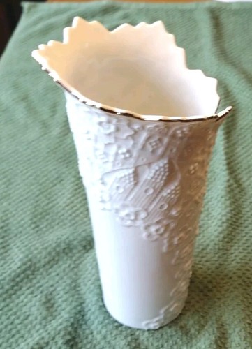 Vintage Mid Century Ruffled Porcelain Flower Vase Floral & House by Joy 8 3/4" - Picture 9 of 13