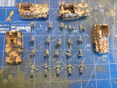 Trident Konvolut mit 4 Sdkfz 250 und Preiser Figuren Satz 16520