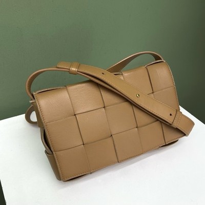 Authentic Bottega Veneta Pre-Owned Casette Bag in Beige 22*14*6