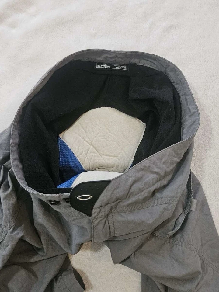 Hombre Gris Oakley Acolchado MTB Pantalones Cortos Medianos Foto 4 de 4