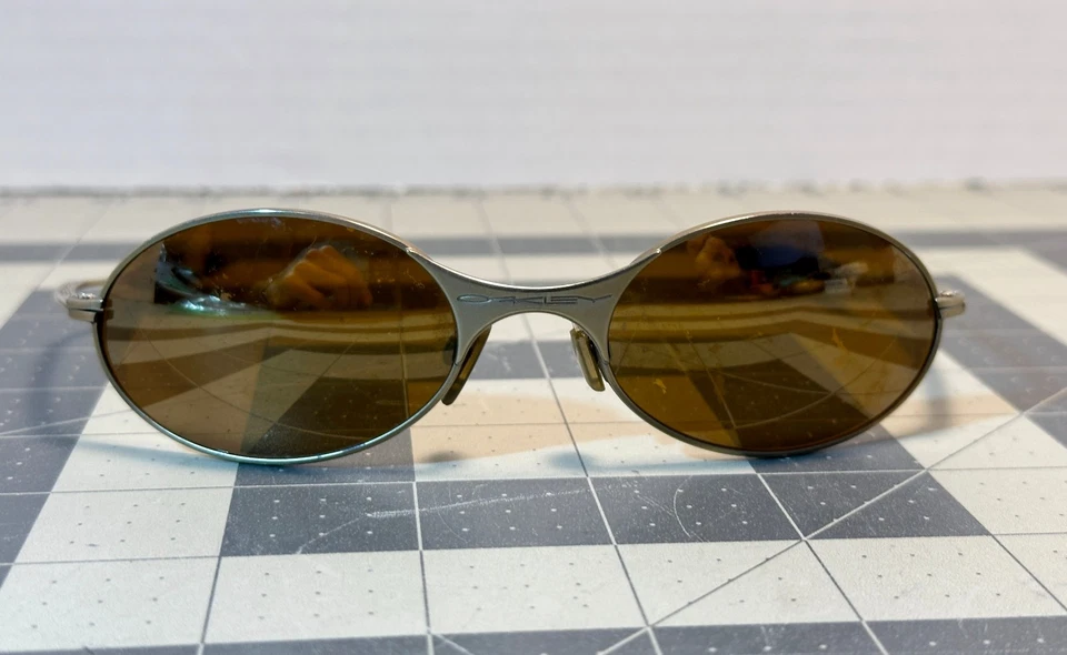 Gafas de sol Oakley E-Wire (Gen 1) años 90 marco plateado con lente marrón DE COLECCIÓN - LEER Foto 3 de 4