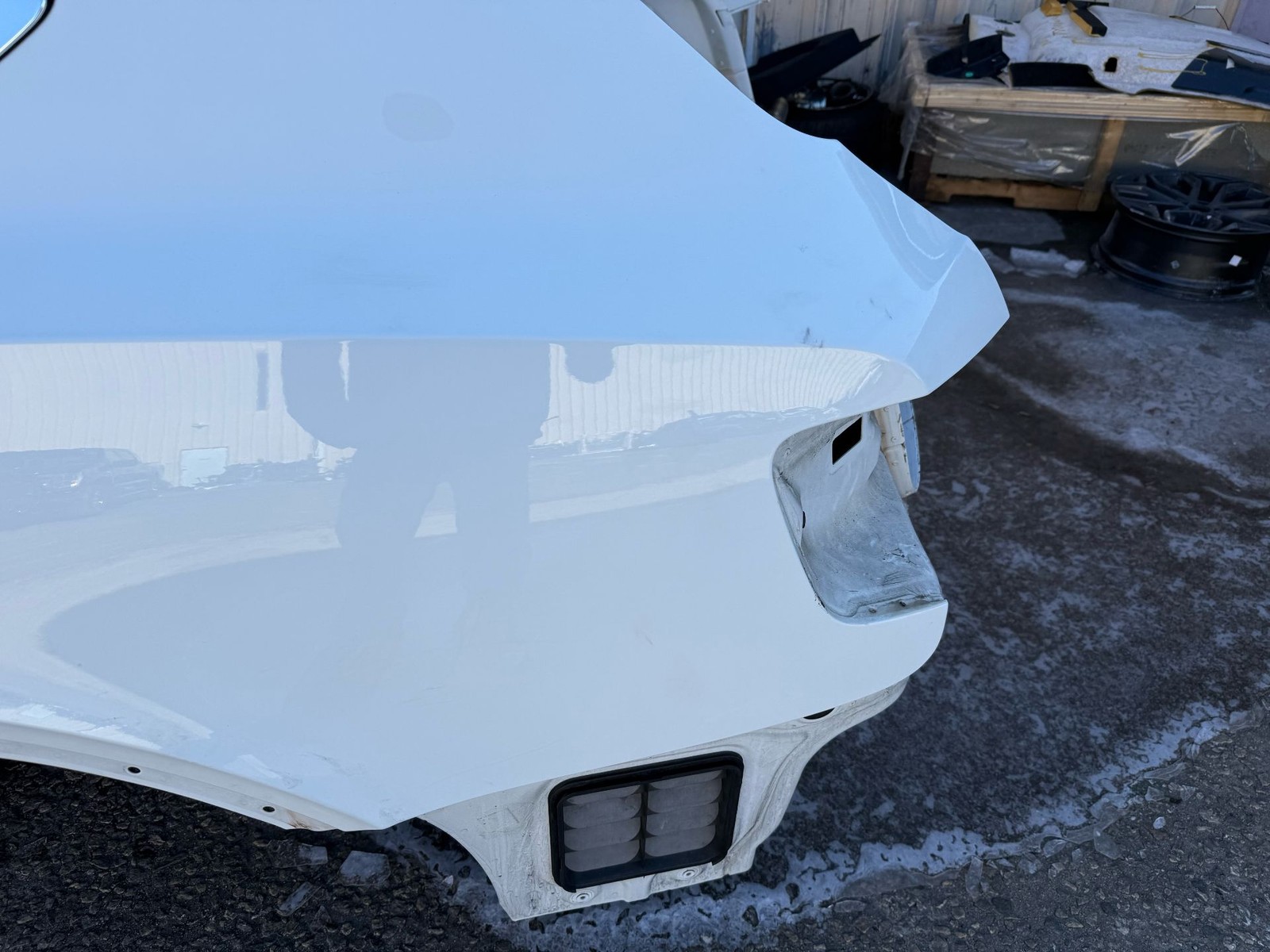 2015-2020 Bentley Bentayga Rear Left Quarter Panel Body Cut Ghost White (6919)