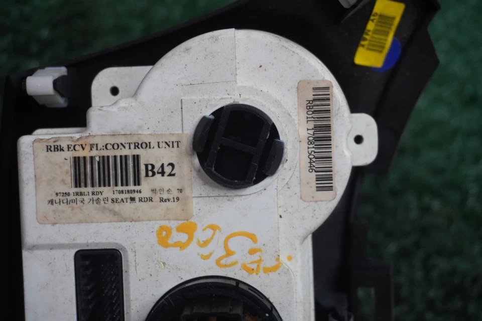 Panel de control de aire acondicionado Hyundai Accent Temperature 2015 2016 2017 OEM 972501RBL1 Foto 4 de 4