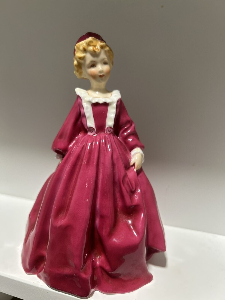 VINTAGE Royal Worcester Figurine Grandmother's Dress #3081, England