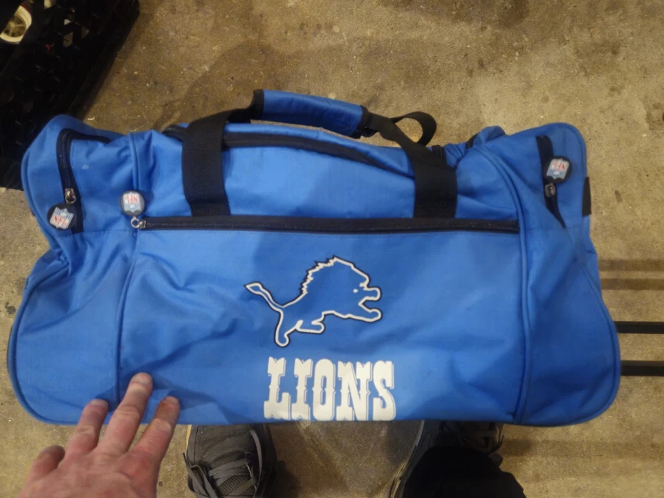 Nfl 底特律狮子会 27 英寸滚轮行李袋塑料冷藏箱衬里。  — 第 4/4 张图片