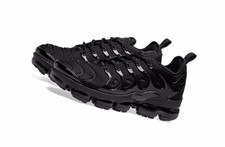 nike vapormax plus triple black australia