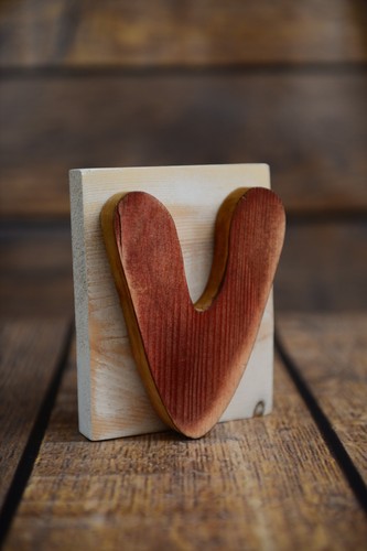 Pug - Wooden Sign 'LOVE' with the Image of a Dog Art Dog DE - Picture 5 of 7